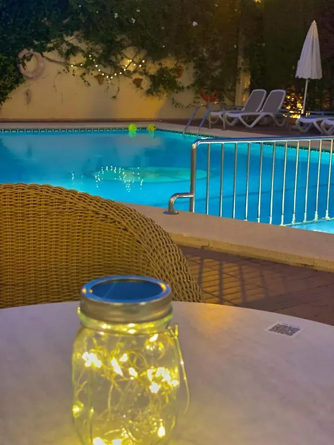 Hotel Amoros Cala Ratjada  3*, Cala Ratjada (Mallorca) Ισπανία